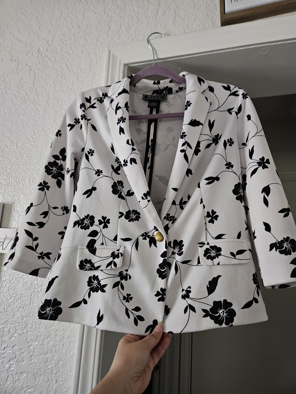 New York & Company White Floral Blazer with Black Print